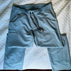 Figs Scrub Pants - Kade Cargo Pants (nearly new)